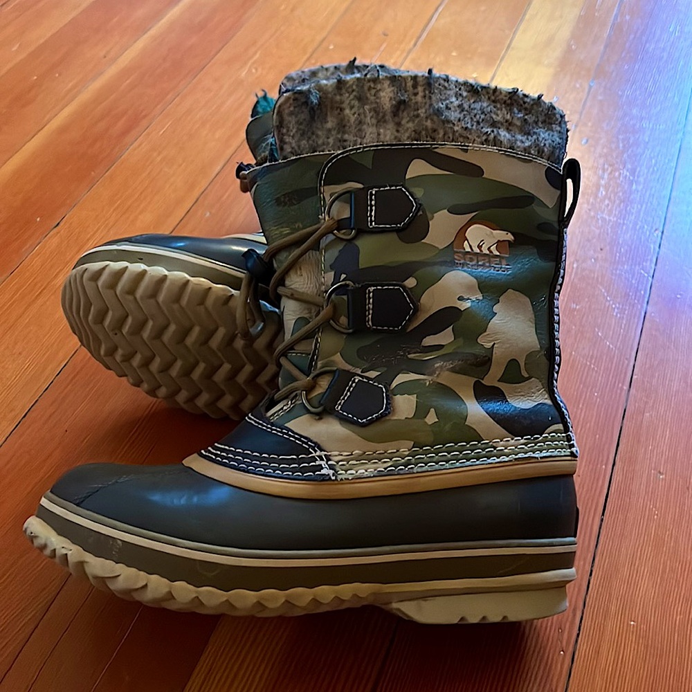 Sorel waterproof snow boots with Sorel wool liner!